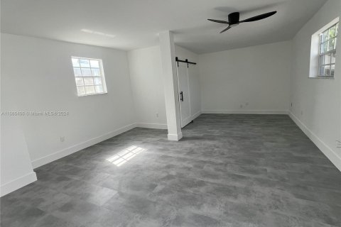 Casa en venta en Miami, Florida, 4 dormitorios, 128.02 m2 № 1428113 - foto 8