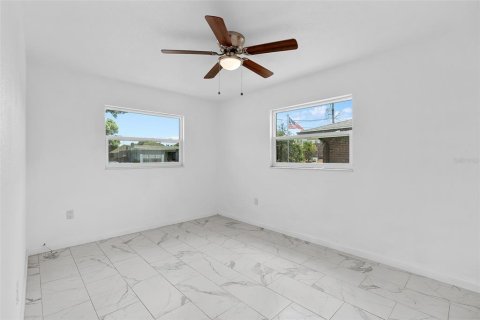 House in Kissimmee, Florida 3 bedrooms, 96.99 sq.m. № 1344273 - photo 9