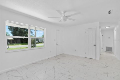 Villa ou maison à vendre à Kissimmee, Floride: 3 chambres, 96.99 m2 № 1344273 - photo 5