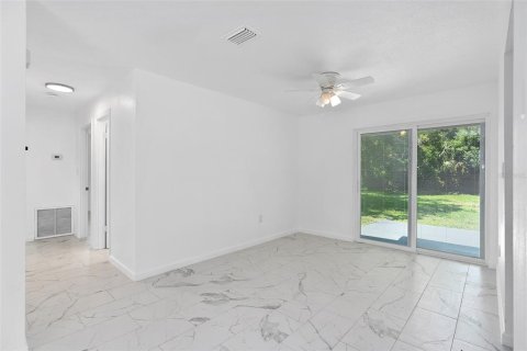 Villa ou maison à vendre à Kissimmee, Floride: 3 chambres, 96.99 m2 № 1344273 - photo 7