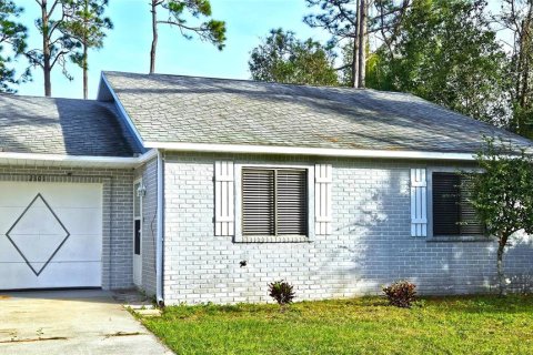Duplex à vendre à New Smyrna Beach, Floride: 2 chambres, 75.81 m2 № 890937 - photo 1