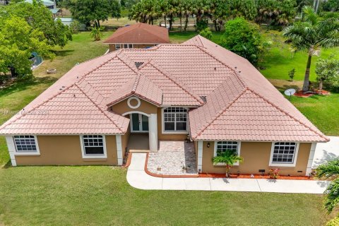 Villa ou maison à vendre à Southwest Ranches, Floride: 7 chambres, 534.93 m2 № 1272385 - photo 2