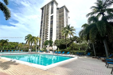 Copropriété à vendre à Aventura, Floride: 2 chambres, 124.4 m2 № 1272255 - photo 2