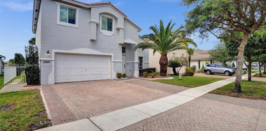 Casa en Miramar, Florida 3 dormitorios, 171.03 m2 № 1272300