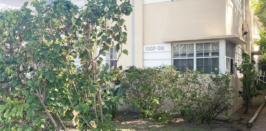 Condo in Miami Beach, Florida, 1 bedroom  № 1355527