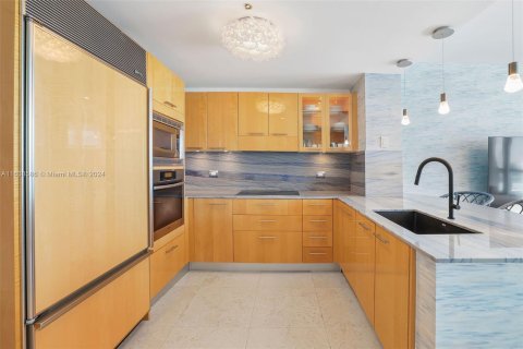 Condo in Miami Beach, Florida, 1 bedroom  № 1310667 - photo 3