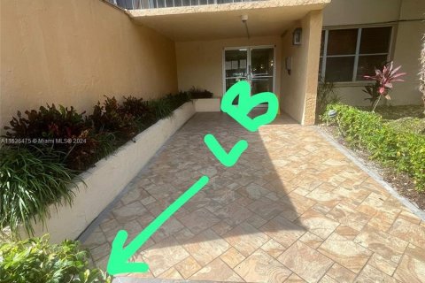 Copropriété à vendre à Lauderhill, Floride: 2 chambres, 98.48 m2 № 1310618 - photo 18