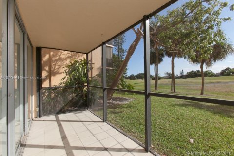 Copropriété à vendre à Lauderhill, Floride: 2 chambres, 98.48 m2 № 1310618 - photo 12