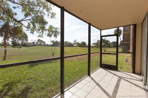 Copropriété à vendre à Lauderhill, Floride: 2 chambres, 98.48 m2 № 1310618 - photo 13