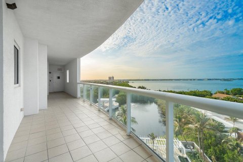 Condominio en venta en Riviera Beach, Florida, 2 dormitorios, 226.59 m2 № 952122 - foto 13