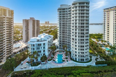 Condominio en venta en Riviera Beach, Florida, 2 dormitorios, 226.59 m2 № 952122 - foto 4