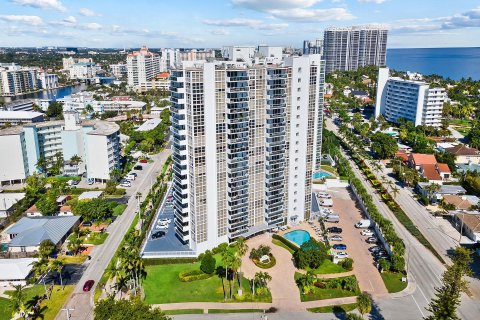 Condo in Fort Lauderdale, Florida, 2 bedrooms  № 1136578 - photo 1