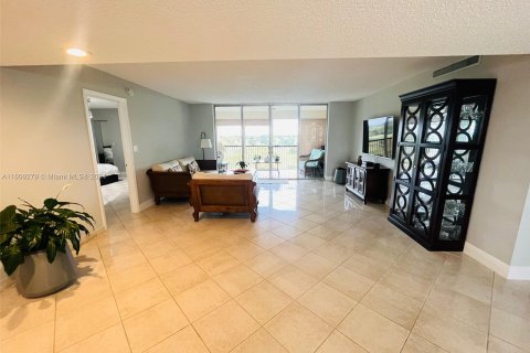 Condominio en venta en Lauderhill, Florida, 3 dormitorios, 163.51 m2 № 1231852 - foto 3