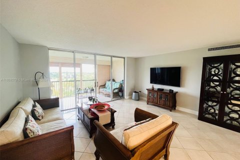 Condo in Lauderhill, Florida, 3 bedrooms  № 1231852 - photo 2