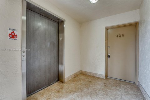 Condo in Fort Lauderdale, Florida, 2 bedrooms  № 1231935 - photo 7