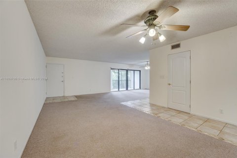 Condo in Fort Lauderdale, Florida, 2 bedrooms  № 1231935 - photo 22