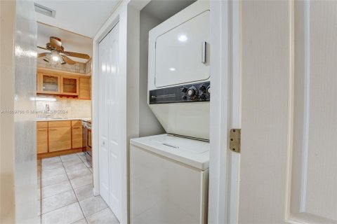 Condo in Fort Lauderdale, Florida, 2 bedrooms  № 1231935 - photo 20