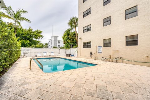 Condo in Fort Lauderdale, Florida, 2 bedrooms  № 1231935 - photo 3