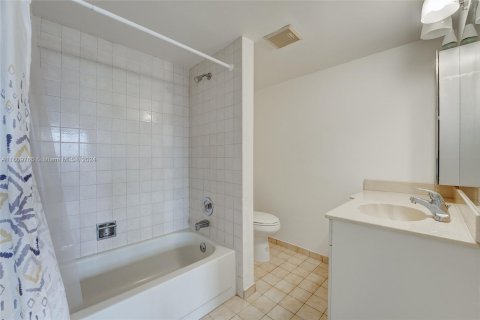 Condo in Fort Lauderdale, Florida, 2 bedrooms  № 1231935 - photo 28