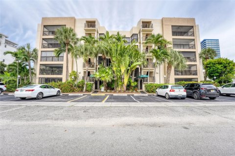 Condo in Fort Lauderdale, Florida, 2 bedrooms  № 1231935 - photo 2