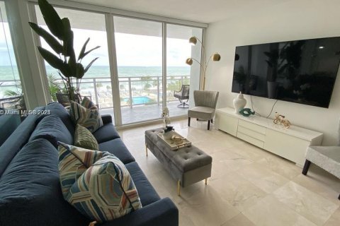 Condominio en venta en Hallandale Beach, Florida, 1 dormitorio, 68.38 m2 № 1310114 - foto 17