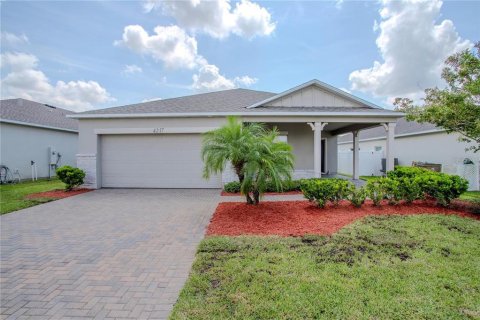 House in Clermont, Florida 3 bedrooms, 177.07 sq.m. № 1393876 - photo 2