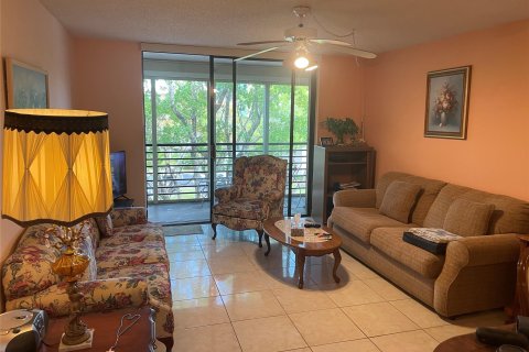 Copropriété à vendre à Pembroke Pines, Floride: 1 chambre, 63.17 m2 № 1177363 - photo 13