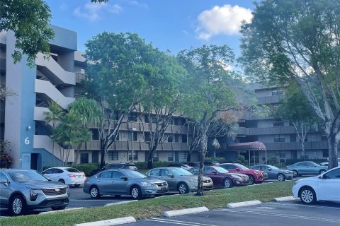 Condominio en venta en Pembroke Pines, Florida, 1 dormitorio, 63.17 m2 № 1177363 - foto 19