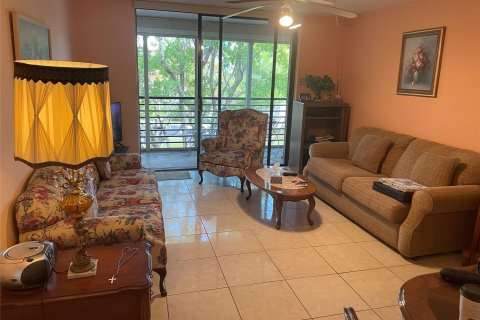 Copropriété à vendre à Pembroke Pines, Floride: 1 chambre, 63.17 m2 № 1177363 - photo 14