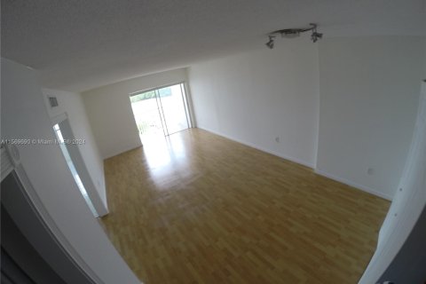 Condo in Sunny Isles Beach, Florida, 1 bedroom  № 1119492 - photo 2