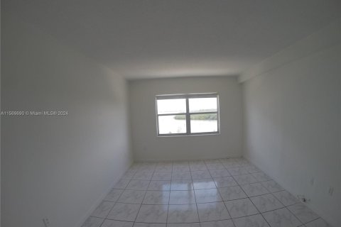 Copropriété à vendre à Sunny Isles Beach, Floride: 1 chambre, 65.5 m2 № 1119492 - photo 9