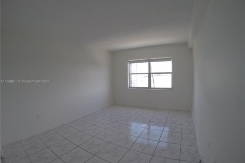 Condo in Sunny Isles Beach, Florida, 1 bedroom  № 1119492 - photo 8