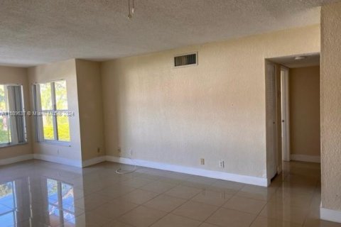 Condo in Deerfield Beach, Florida, 2 bedrooms  № 934092 - photo 4