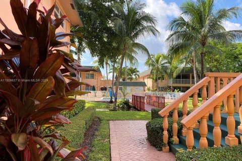 Condo in Deerfield Beach, Florida, 2 bedrooms  № 934092 - photo 17