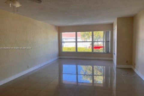 Condo in Deerfield Beach, Florida, 2 bedrooms  № 934092 - photo 3