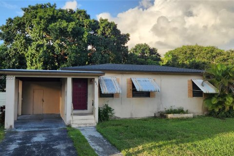 House in Homestead, Florida 3 bedrooms, 151.24 sq.m. № 1423834 - photo 1