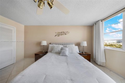 Condominio en venta en Hallandale Beach, Florida, 2 dormitorios, 101.45 m2 № 1375665 - foto 26