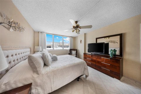 Copropriété à vendre à Hallandale Beach, Floride: 2 chambres, 101.45 m2 № 1375665 - photo 25