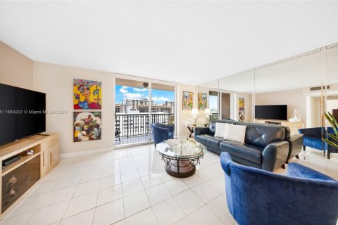 Copropriété à vendre à Hallandale Beach, Floride: 2 chambres, 101.45 m2 № 1375665 - photo 7