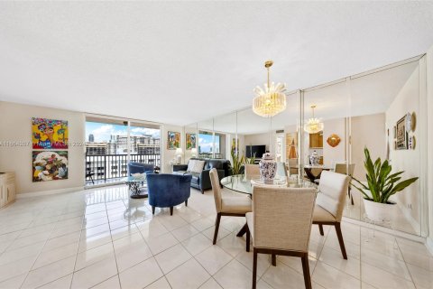 Condominio en venta en Hallandale Beach, Florida, 2 dormitorios, 101.45 m2 № 1375665 - foto 6