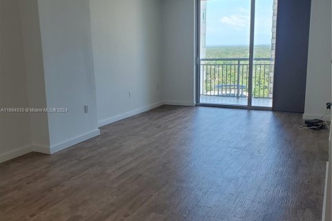 Condominio en alquiler en Miami, Florida, 1 dormitorio, 74.04 m2 № 1375615 - foto 4