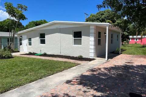 House in Vero Beach, Florida 3 bedrooms, 75.81 sq.m. № 1262162 - photo 17