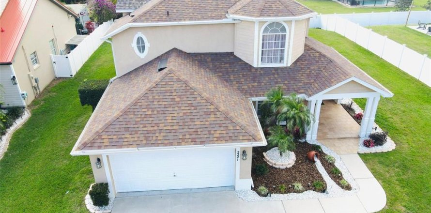 House in Kissimmee, Florida 5 bedrooms, 208.1 sq.m. № 1359789