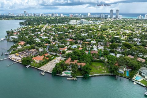 Casa en venta en Miami Beach, Florida, 5 dormitorios, 408.86 m2 № 1370488 - foto 28