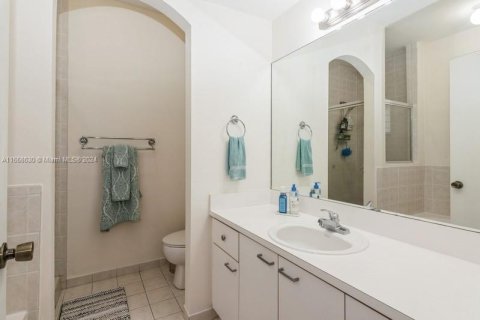 Townhouse in Miami, Florida 3 bedrooms, 158.31 sq.m. № 1370487 - photo 8