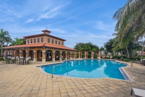 Touwnhouse à vendre à Miami, Floride: 3 chambres, 158.31 m2 № 1370487 - photo 17