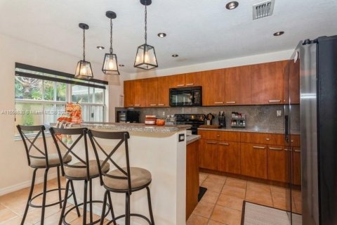 Touwnhouse à vendre à Miami, Floride: 3 chambres, 158.31 m2 № 1370487 - photo 3