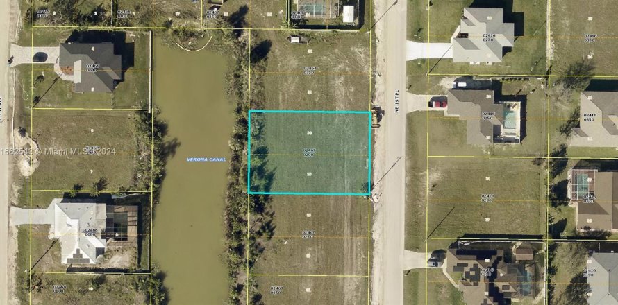 Land in Cape Coral, Florida № 1370454