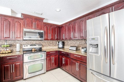 Villa ou maison à vendre à Coconut Creek, Floride: 4 chambres, 231.23 m2 № 1210296 - photo 28
