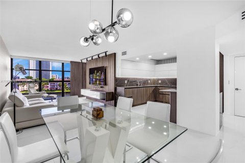 Copropriété à vendre à Hallandale Beach, Floride: 2 chambres, 99.87 m2 № 1309197 - photo 8